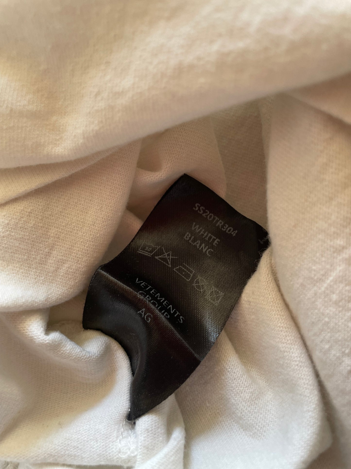 Vetements SS20 Priority Mail T-shirt