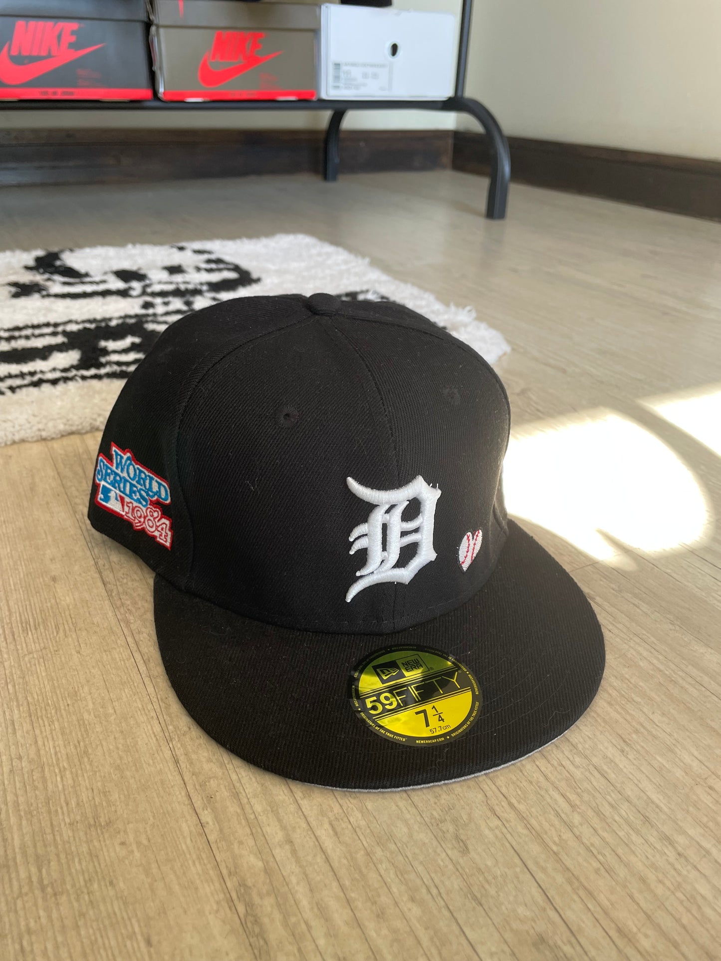 Detroit Tigers Team Love Fitted Cap Black