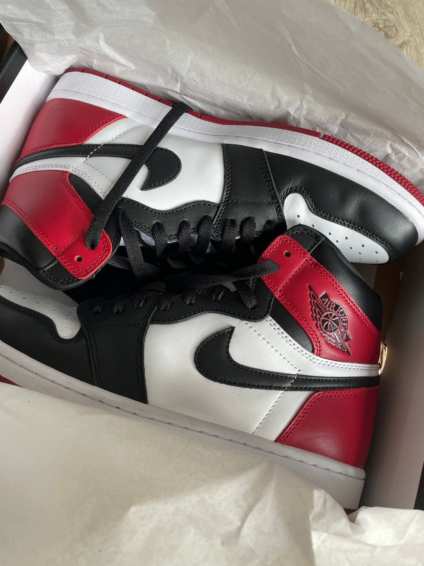 Air Jordan 1 Retro ‘Black Toe’