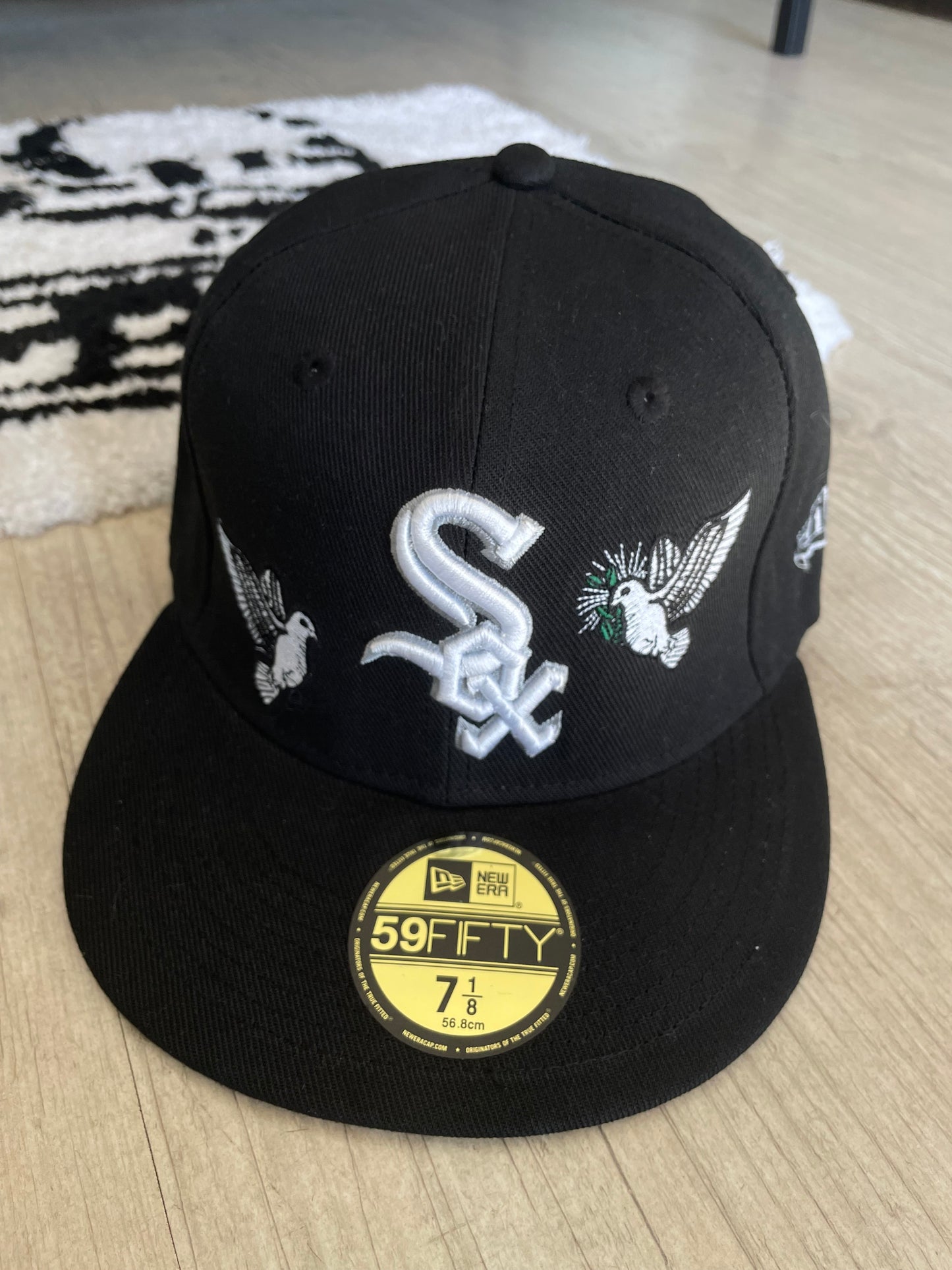 Chicago White Sox Dove Fitted Cap