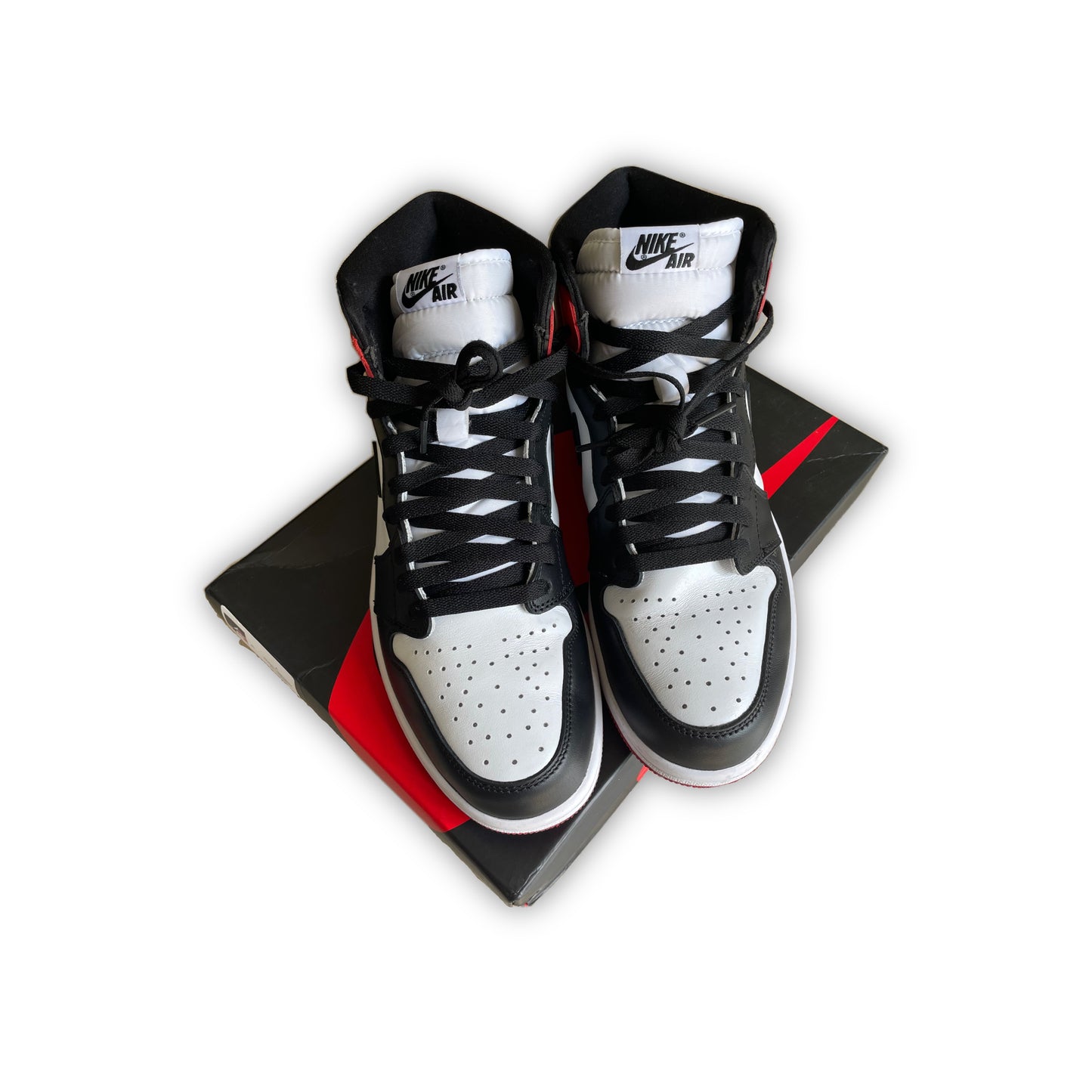 Air Jordan 1 Retro ‘Black Toe’