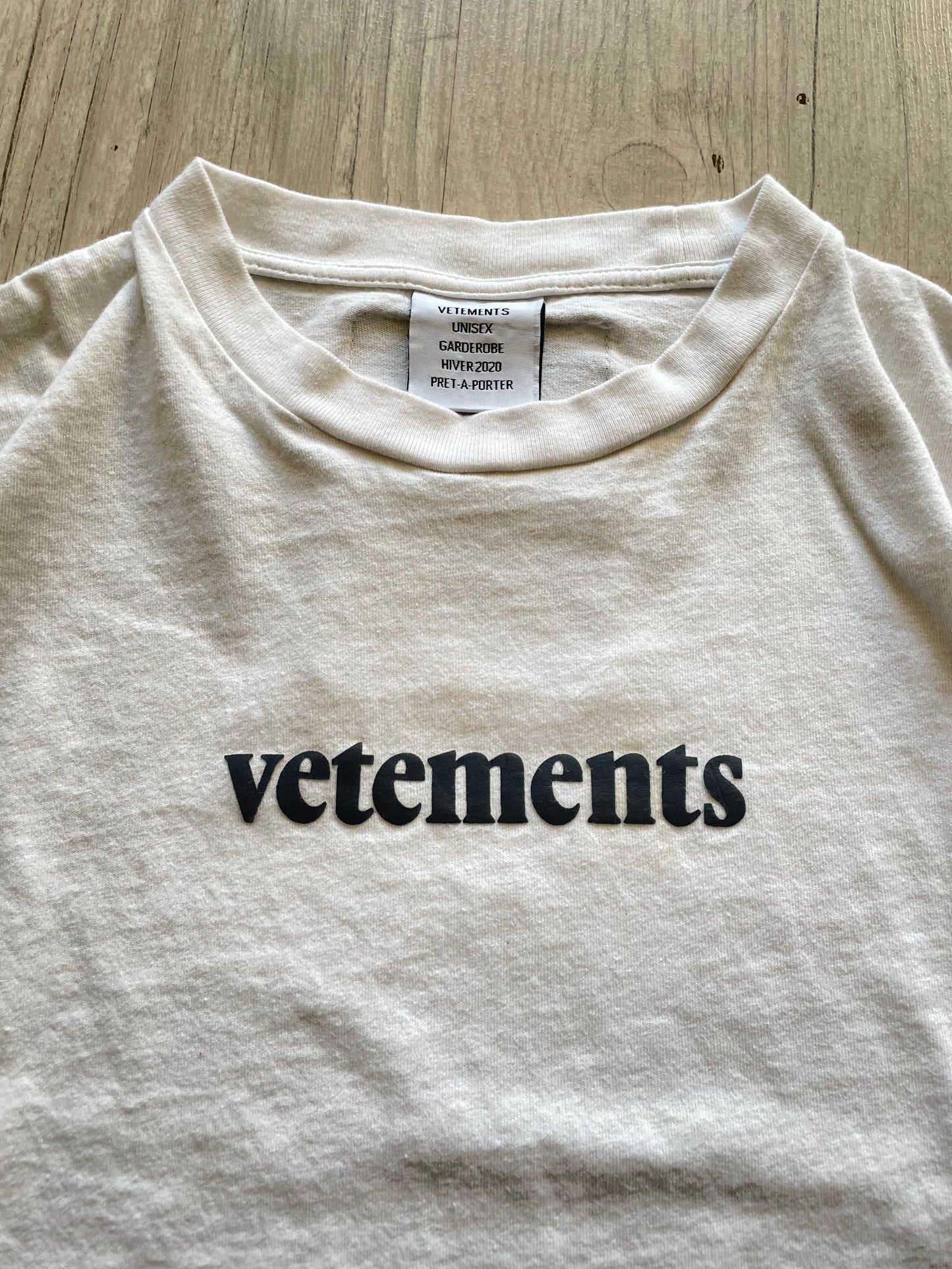Vetements SS20 Priority Mail T-shirt