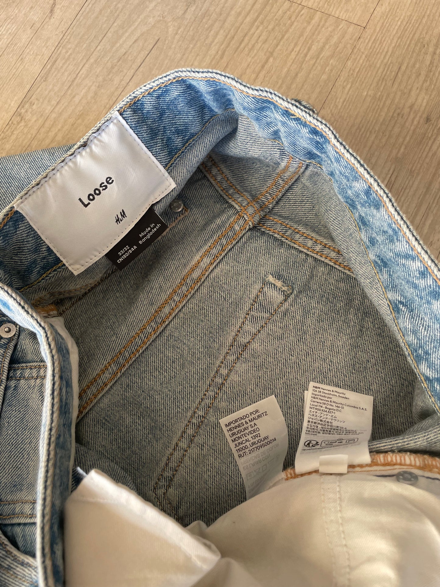 H&M Loose Fit Blue Jeans
