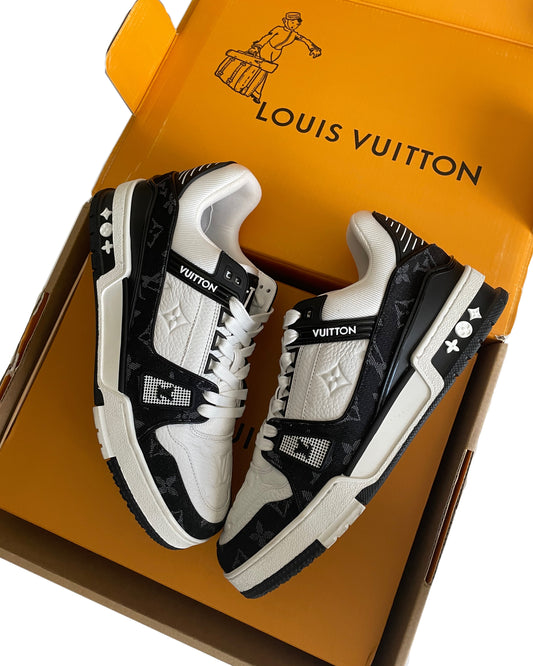 Louis Vuitton Trainer Black/White