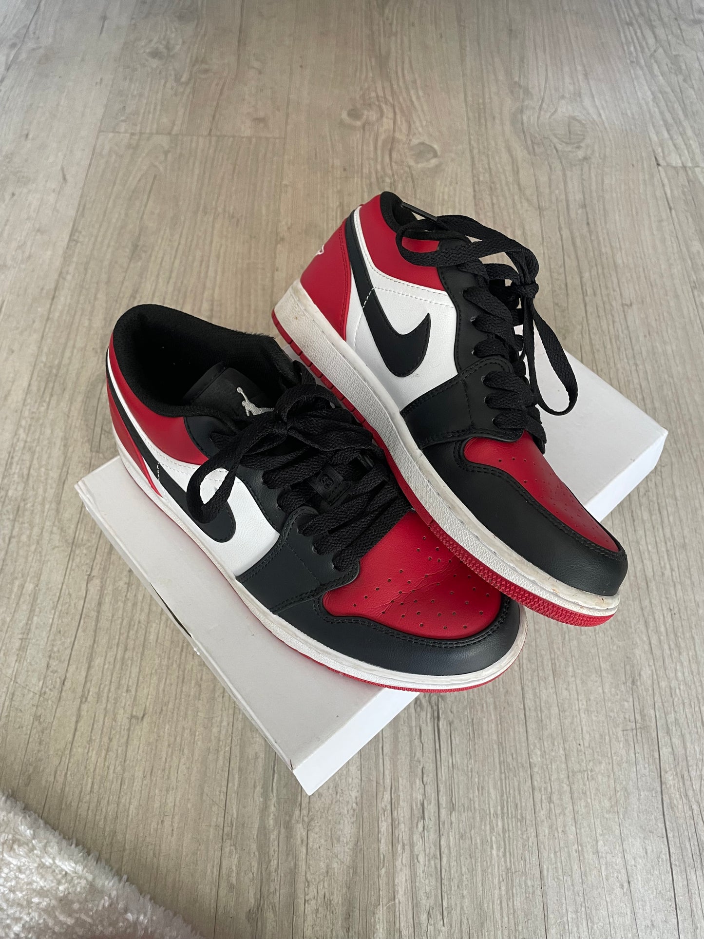 Nike Air Jordan 1 Low Bred Toe