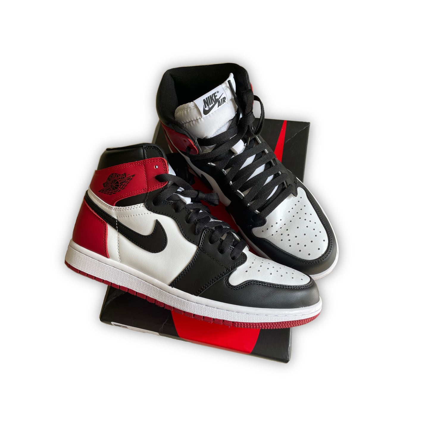 Air Jordan 1 Retro ‘Black Toe’