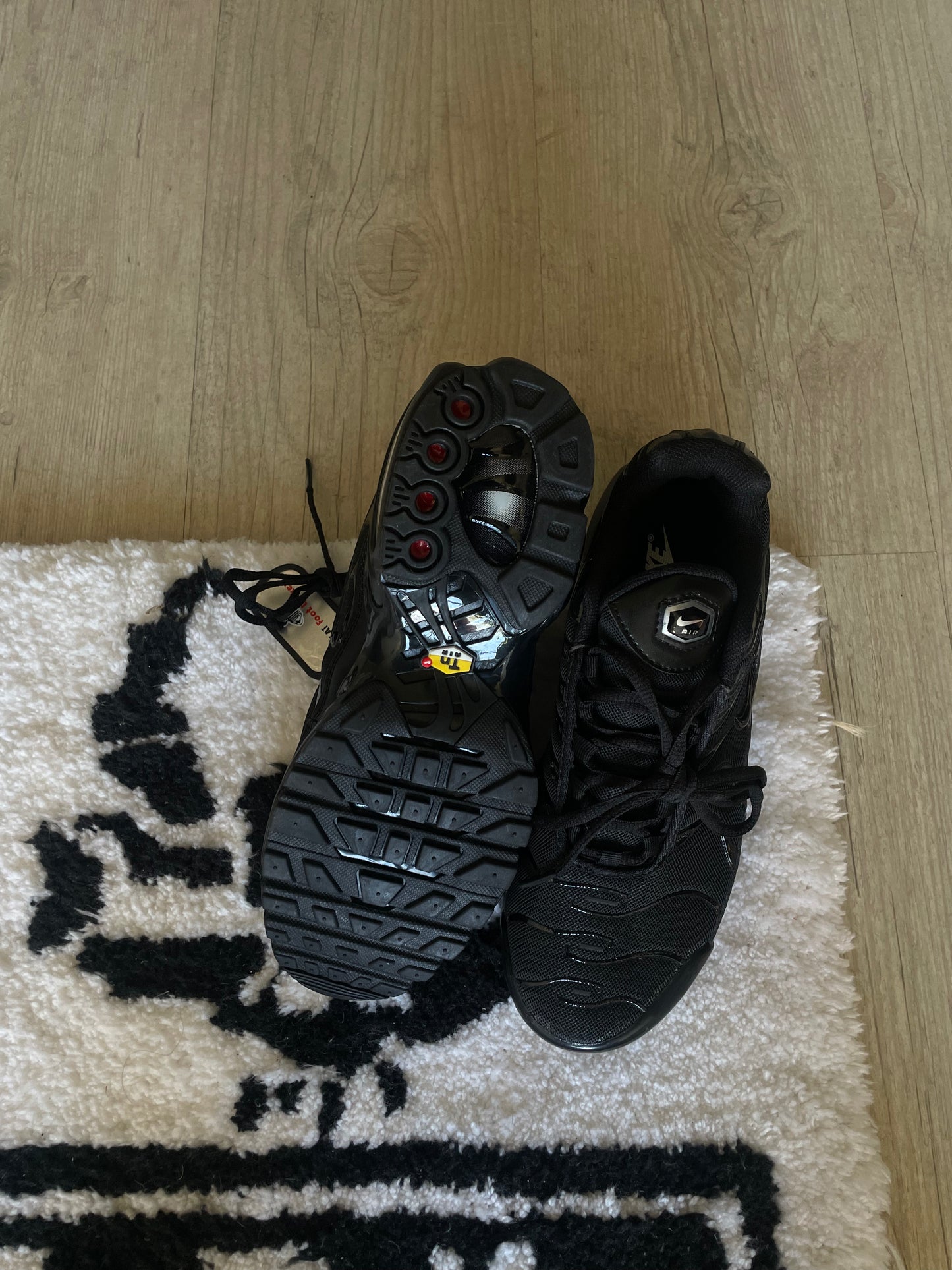 Nike Air Max Plus Triple Black