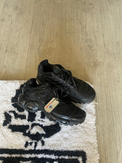Nike Air Max Plus Triple Black