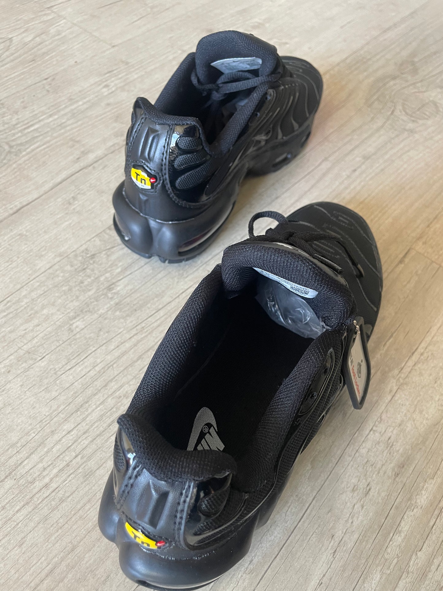 Nike Air Max Plus Triple Black