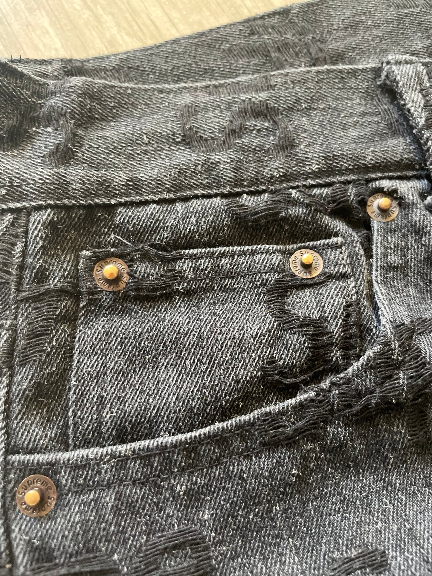 Supreme SS21 Frayed Logos Jeans