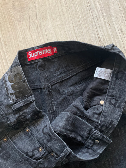 Supreme SS21 Frayed Logos Jeans