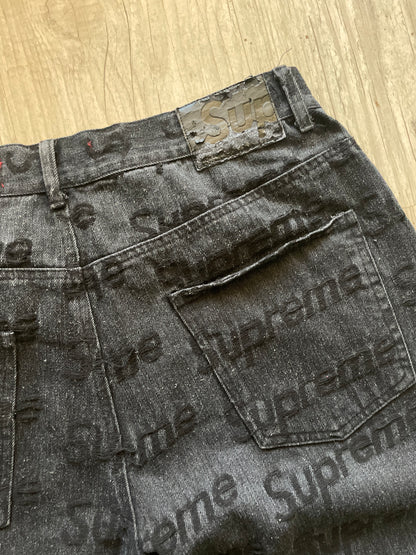 Supreme SS21 Frayed Logos Jeans