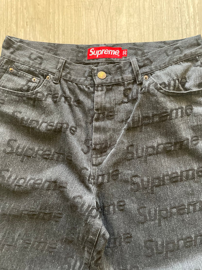 Supreme SS21 Frayed Logos Jeans